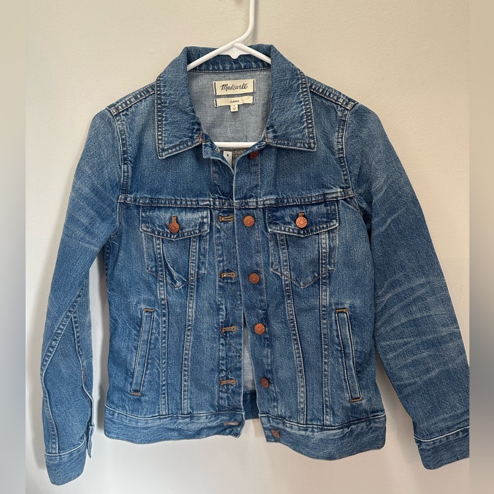 NWT! Madewell Classic Blue denim jean jacket - Pinter wash. Women’s small